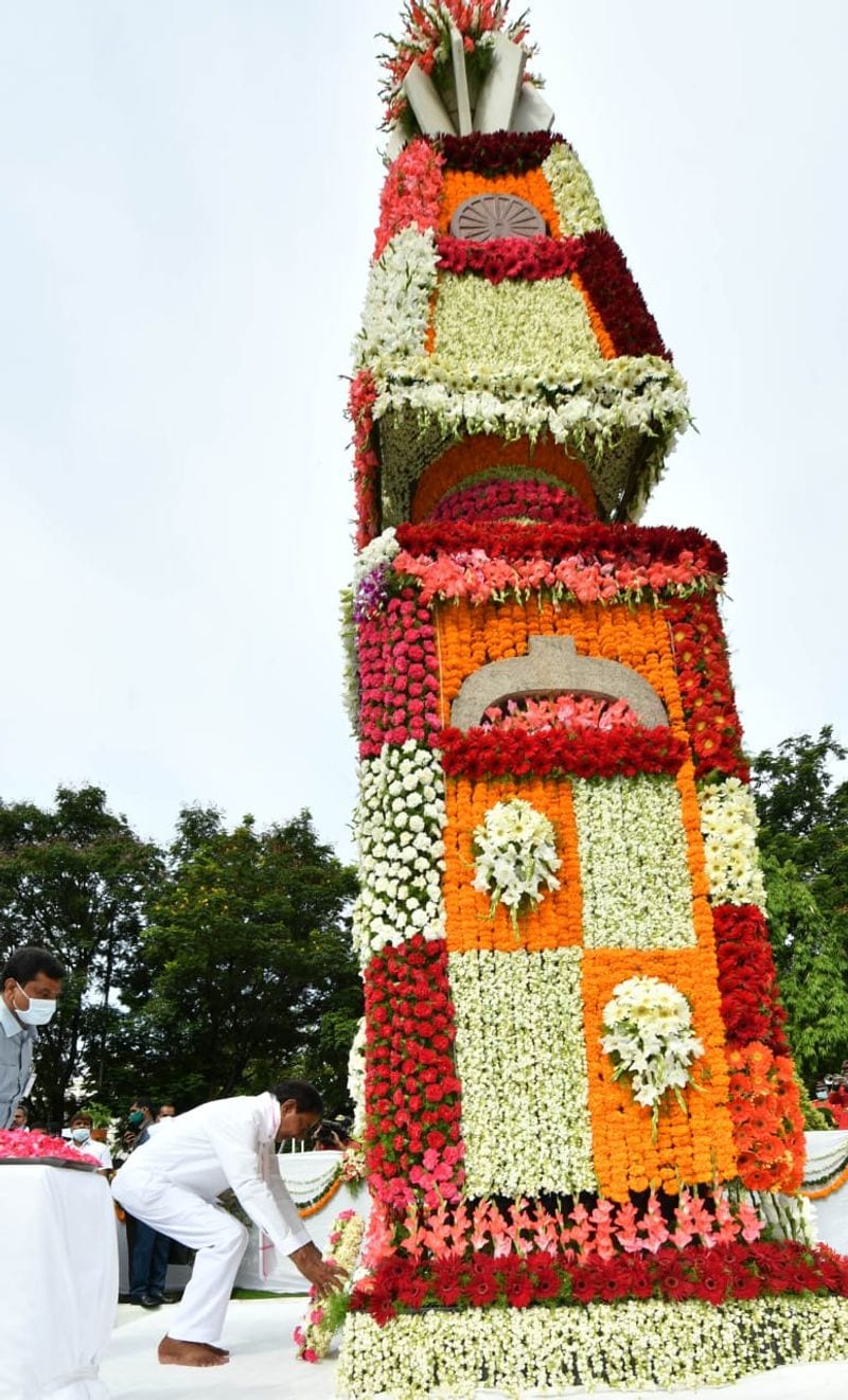 CM KCR Participated Telangana Fornation Day Celebrations