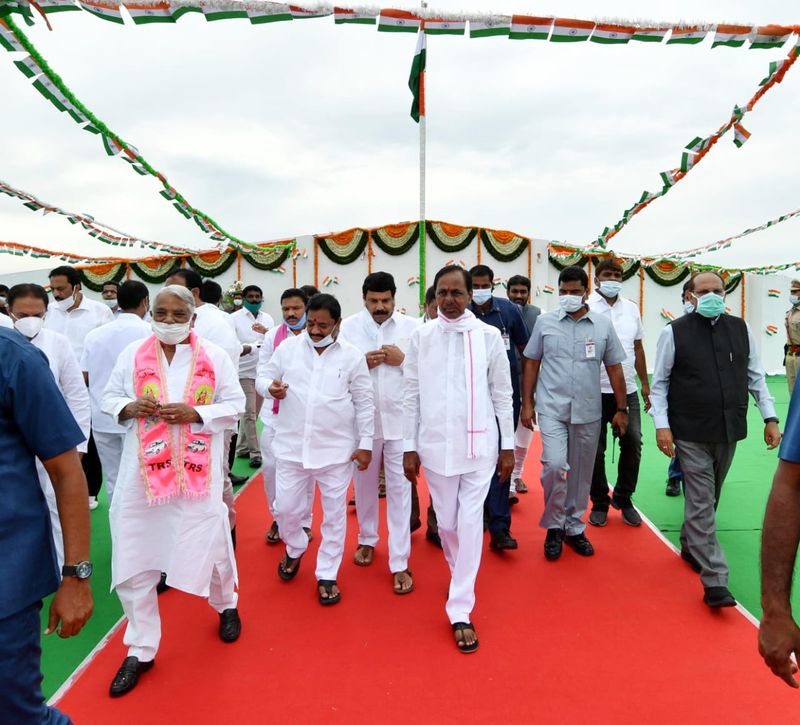 CM KCR Participated Telangana Fornation Day Celebrations