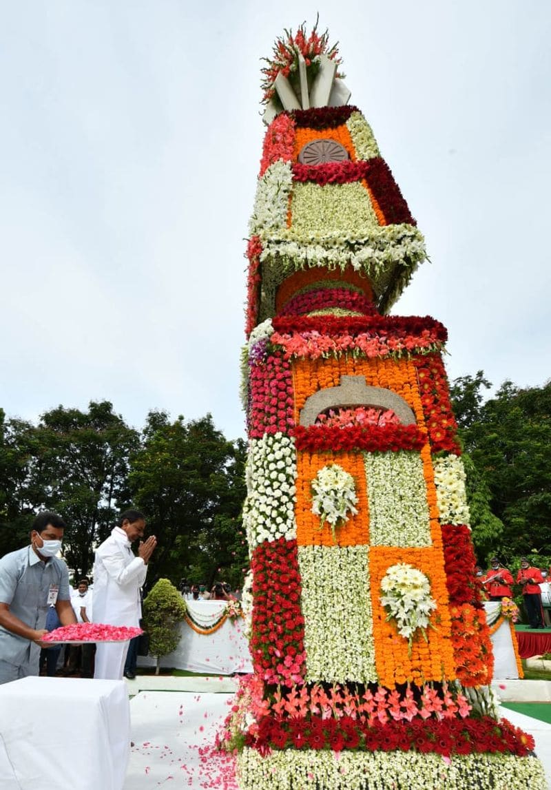 CM KCR Participated Telangana Fornation Day Celebrations