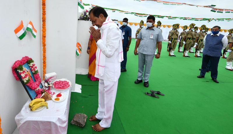 CM KCR Participated Telangana Fornation Day Celebrations