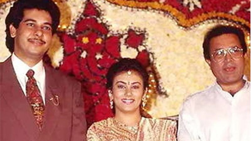 दीपिका ने अपनी और हेमंत की पहली मुलाकात के बारे में बताते हुए लिखा, "आप सभी जानते हैं कि सीता अपने राम से कैसे मिली थीं, मैंने सोचा मैं आपको बताऊं की मैं अपने रियल लाइफ राम से कैसे मिली।"
