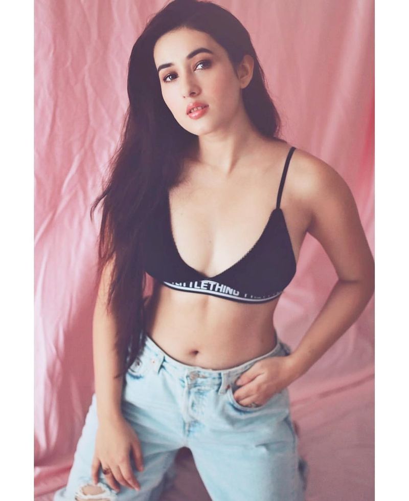 Aditi Budhathoki latest instagram photos