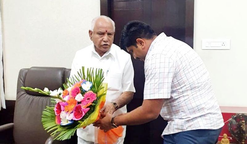 ಸಿಎಂಗಳ ಆಶಿರ್ವಾದ ಪಡೆದು ಕರ್ತವ್ಯಕ್ಕೆ ಸೇರಿಕೊಂಡ ಎನ್.ಆರ್. ಸಂತೋಷ್