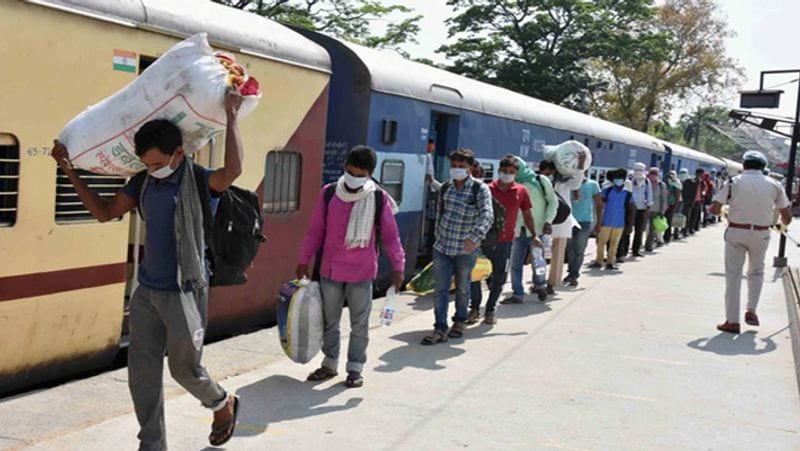 NSAP के तहत 2.81 करोड़ विधवा, दिव्यांग, वरिष्ठ नागरिकों तक पहली किस्त में 1407 करोड़ और दूसरी किस्त में 1407 करोड़ रुपये की मदद पहुंचाई गई। 