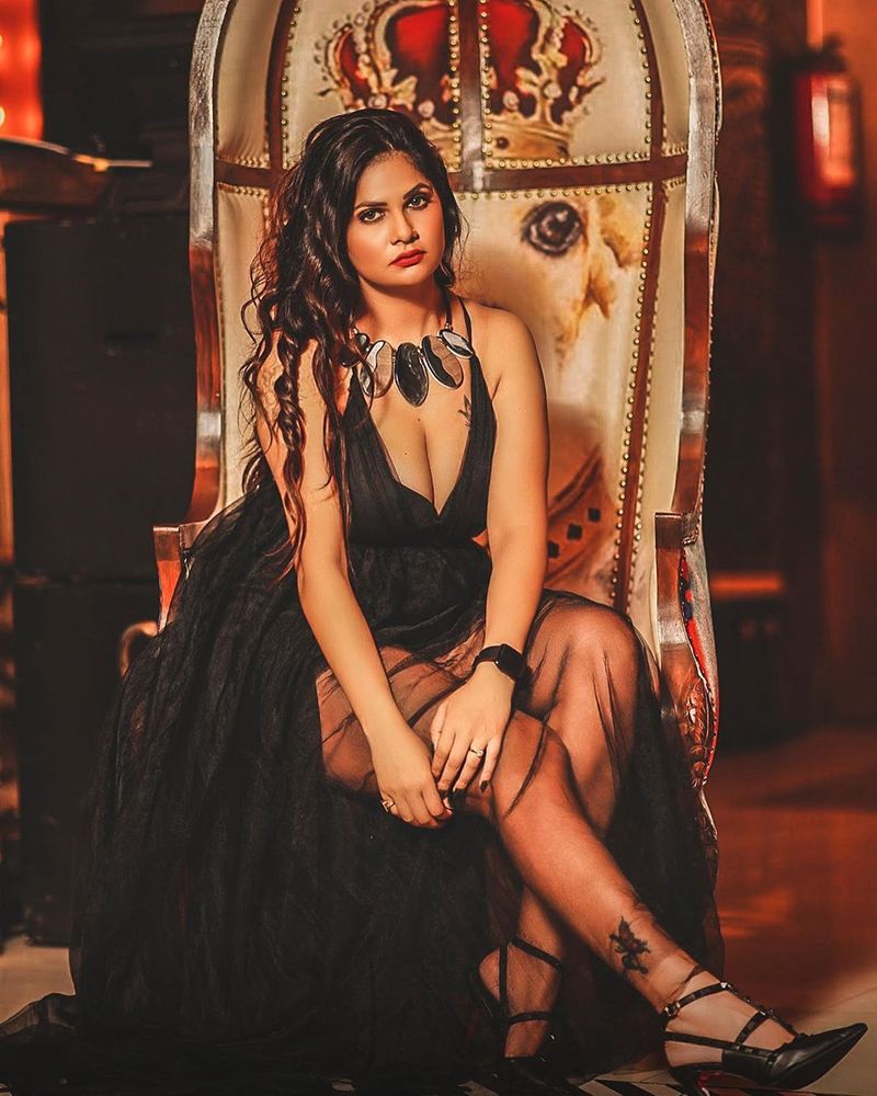 Kamasutra 3D Fame Aabha paul instagram Photos