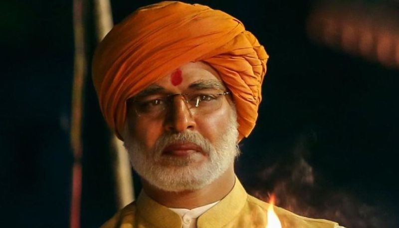 পিএম নরেন্দ্র মোদিঃ গত বছর ছবিটির মুক্তি নিয়ে কম বিতর্ক হয়নি। ভোটের ঠিক আগে নরেন্দ্র মোদির বায়োপিক বের করা, ছবিতে নানা মিথ্যে তথ্য দেখআনো নিয়ে জল্পনা ছিল তুঙ্গে। বিবেক ওবেরয় ভেবেছিলেন, ছবিটি তাঁর জীবনের টার্নিং পয়েন্ট হবে।