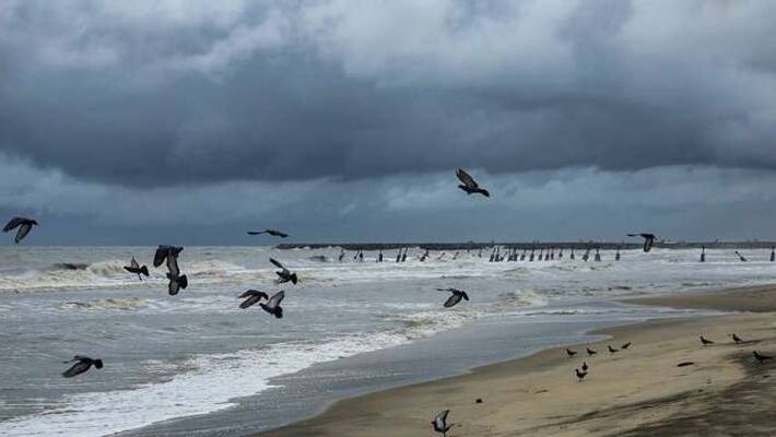 IMD warns strong wind in arabian sea IMD warns strong wind in arabian sea