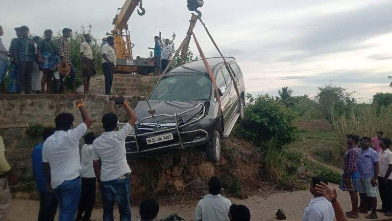 BJP general secretary steals car Police chases away cinema style