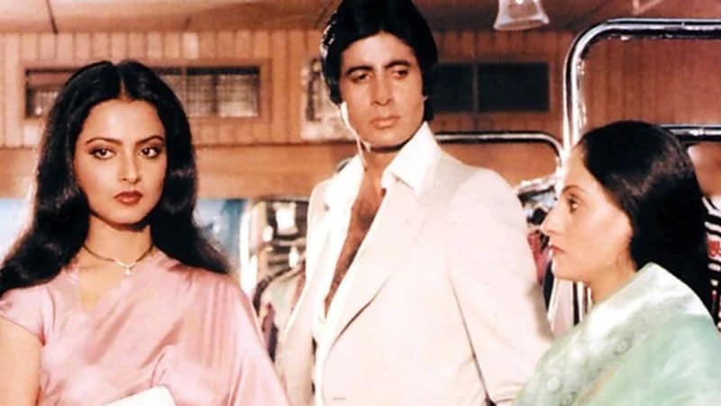 রেখার কারণেই অমিতাভ-জয়ার মধ্যে সমস্যার সৃষ্টি হয়েছিল। একবার একটি সাক্ষাৎকারে রেখা জানিয়েছিলেন, আমি তাকে ঘর ভাঙতে বলছি না। তবে আমি বলতে পারি তিনি যা আমাকে দিয়েছেন তা পেয়েই আমি খুশি।