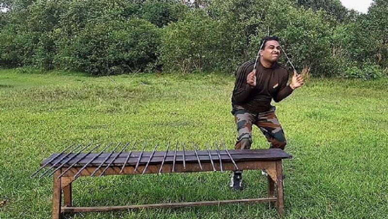 पिता अपिलेश्वर सिंह ने बताया कि धर्मेंद्र पढ़ाई में बहुत तेज नहीं था। लेकिन, एक बार जब कुछ करने की ठान लेता था तो कर के ही दम लेता था। उन्होंने कभी नहीं सोचा था कि उनका बेटा इतना आगे बढ़ जाएगा।