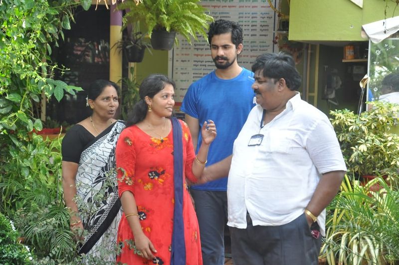 ಅಡಕೆ, ತೆಂಗು, ಬಸಳೆ, ಬಣ್ಣಬಣ್ಣದ ಹೂವಿನ ಗಿಡಗಳು, ವಿವಿಧ ಬಗೆಯ ಔಷಧೀಯ ಸಸ್ಯಗಳನ್ನು ನೆಟ್ಟು ಪೋಷಿಸಿಕೊಂಡು ಬಂದಿರುವ ಮಾದರ ಪಕ್ಷಿಗಳಂತೆ ಸಸ್ಯಗಳನ್ನೂ ಸಲಹುತ್ತಿದ್ದಾರೆ.