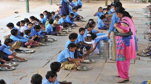 Mid Day Meal during drought is a success in Gadag 13 thousand children are fed daily gvd