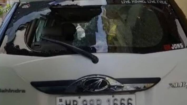 SpiceJet pilot robbed at gunpoint, left bleeding near Delhi IIT SpiceJet pilot robbed at gunpoint, left bleeding near Delhi IIT
