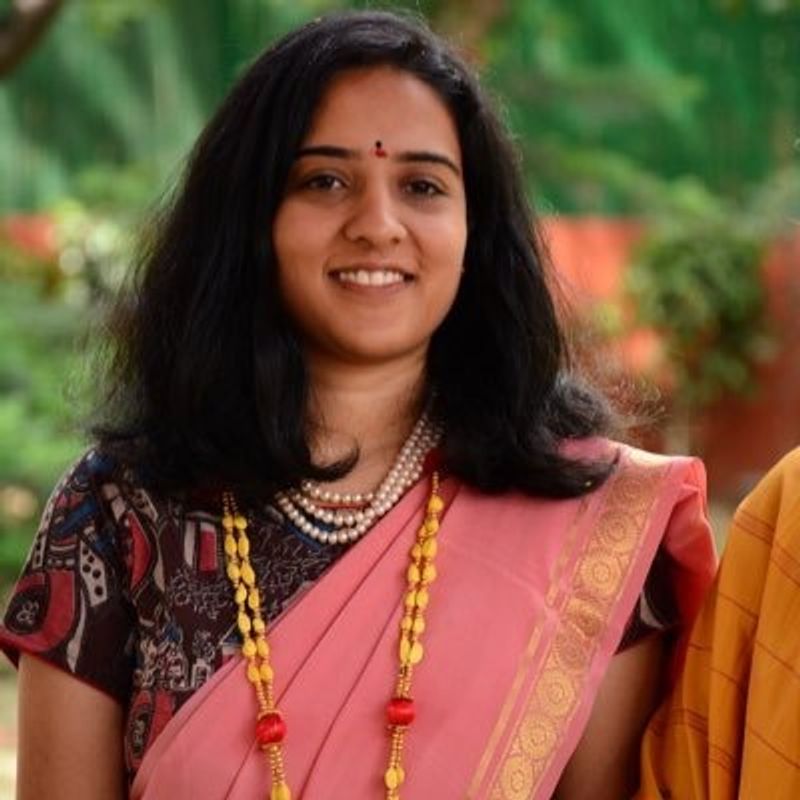 ಐಶ್ವರ್ಯ ಮೊದಲ ಮಗಳು.