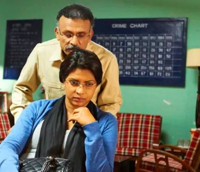 তিনি এ বিষয় প্রশ্ন করাতে কোনও জবাব দেননি ঠিকই। তবে ঘনিষ্ঠ সূত্রের কথায়, বয়সের ফারাকের কারণেই অনু কাপুরের সঙ্গে ঘনিষ্ঠ দৃশ্যে অভিনয় করতে নাকোচ করেন। পরিচালক বিশাল ভরদ্বাজও সেভাবেই ছবিটি শ্যুট করেন।