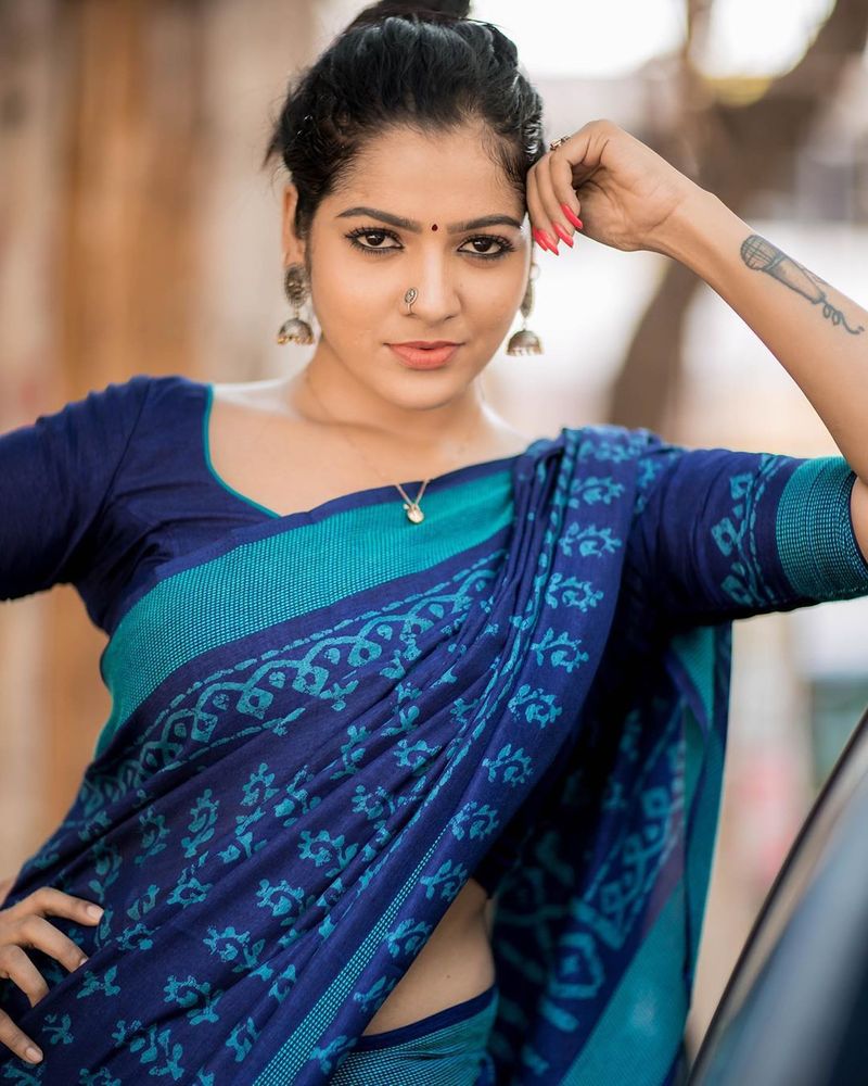 கொள்ளை கொள்ளும் அழகு பார்வை 