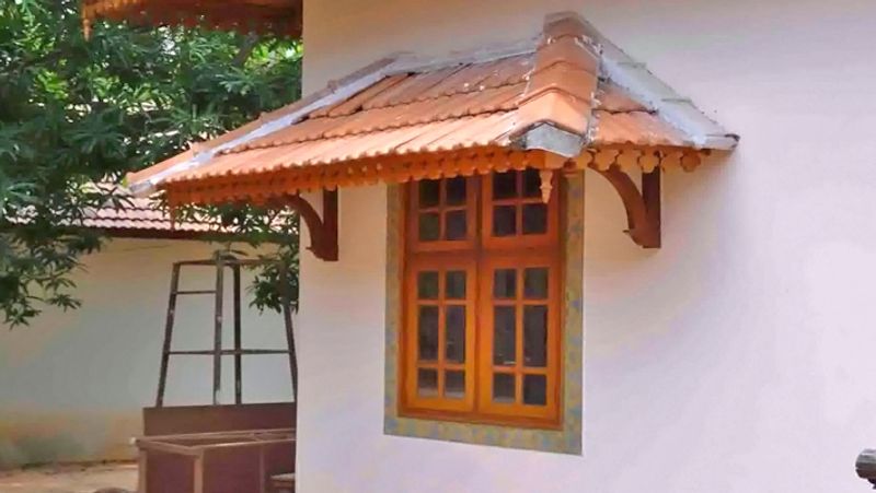 ಕನಸಿನ ಮನೆಯನ್ನು ಖರೀದಿಸುವ ಬಗ್ಗೆ ಯೋಚಿಸುತ್ತಿದ್ದರೆ, ಮೊದಲು ವಾಸ್ತುವಿಗೆ ಸಂಬಂಧಿಸಿದ ಪ್ರಮುಖ ವಿಷಯಗಳನ್ನು ತಿಳಿದುಕೊಳ್ಳಬೇಕು, ಇದರಿಂದ ಯಾವುದೇ ವಾಸ್ತು ದೋಷಗಳಿದ್ದರೆಪ್ರಗತಿಗೆ ಅಡ್ಡಿಯಾಗುವುದಿಲ್ಲ. ಮನೆ ಅಥವಾ ಫ್ಲ್ಯಾಟ್ ಖರೀದಿಸುವಾಗ ಯಾವ ಯಾವ ವಾಸ್ತು ಅಂಶಗಳನ್ನು ಗಮನದಲ್ಲಿಟ್ಟುಕೊಳ್ಳಬೇಕು ತಿಳಿಯಿರಿ...