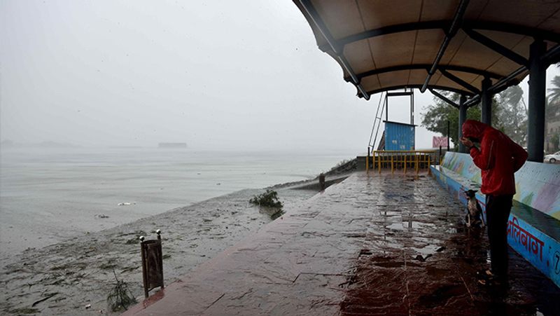 Weather warning for heavy rainfall issued in Kolkata and Bengal RTB