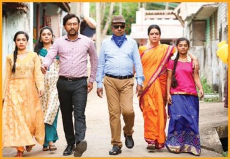“மூக்குத்தி அம்மன்” படத்தில் நடிக்க நயன்தாரா நடிக்க கமிட்டானதில் இருந்தே ஆர்.ஜே. பாலாஜி சுவாரஸ்யா தகவல்களை சோசியல் மீடியாவில் வெளியிட்டு வருகிறார். அம்மன் படம் என்பதால் நயன் விரதம் இருப்பதாக கூறியது கூட ஆர்.ஜே.பாலாஜி தான்.
