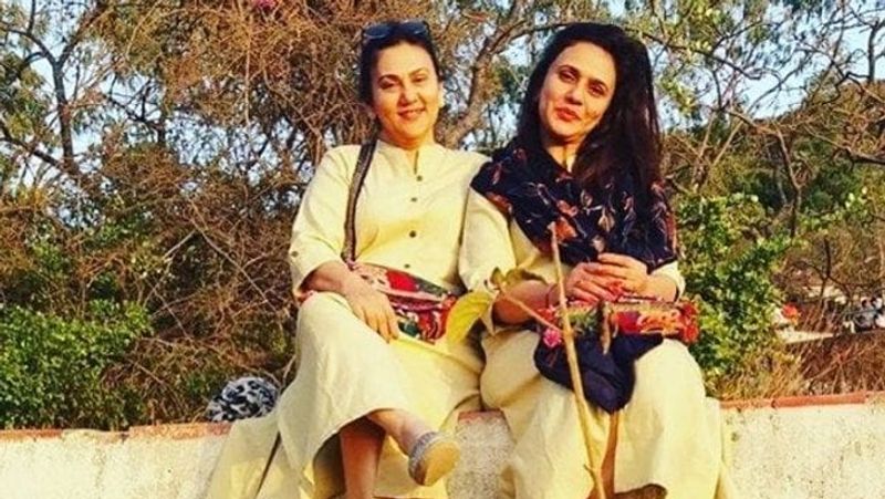 दीपिका ने शादी के बाद अपने हनीमून को लेकर भी एक किस्सा साझा किया। दीपिका ने बताया कि जब उनके पति ने उनसे पूछा कि उन्हें हनीमून पर कहां जाना है तो उन्होंने स्विजरलैंड का नाम लिया। दोनों स्विजरलैंड गए और वहां पर खूब मस्ती की। दीपिका ने अपने हनीमून की एक फोटो भी शेयर की है और बताया है कि वे दोनों कई शहरों में घूमे थे।