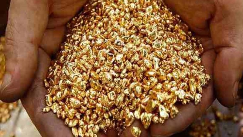 सात और स्थानों पर सोने की खान: इस रिपोर्ट में लिखा है कि झारखंड देश के गोल्ड स्पॉट वाले स्टेट के रूप में विकसित हो रहा है। इससे पहले भी लावा, कुंदरकोचा, पहाड़डीहा और परासी में सोने की भंडारों का पता लगाया जा चुका है। अब तक प्रदेश में सात और स्थानों पर सोने की खान के संकेत मिल चुके हैं। आने वाले दिनों में यहां सोने का पता और लगाया जा सकता है।