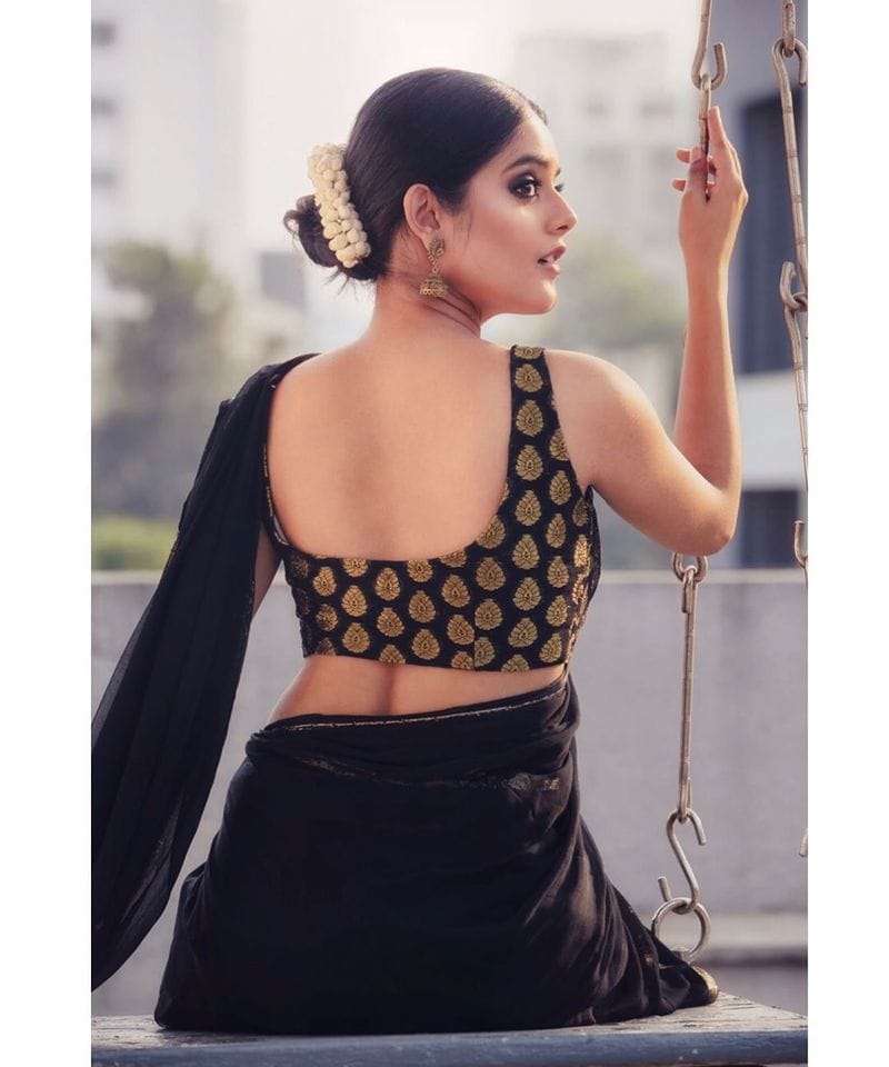 Raj Tharun heroine Riddhi Kumar latest instagram photos