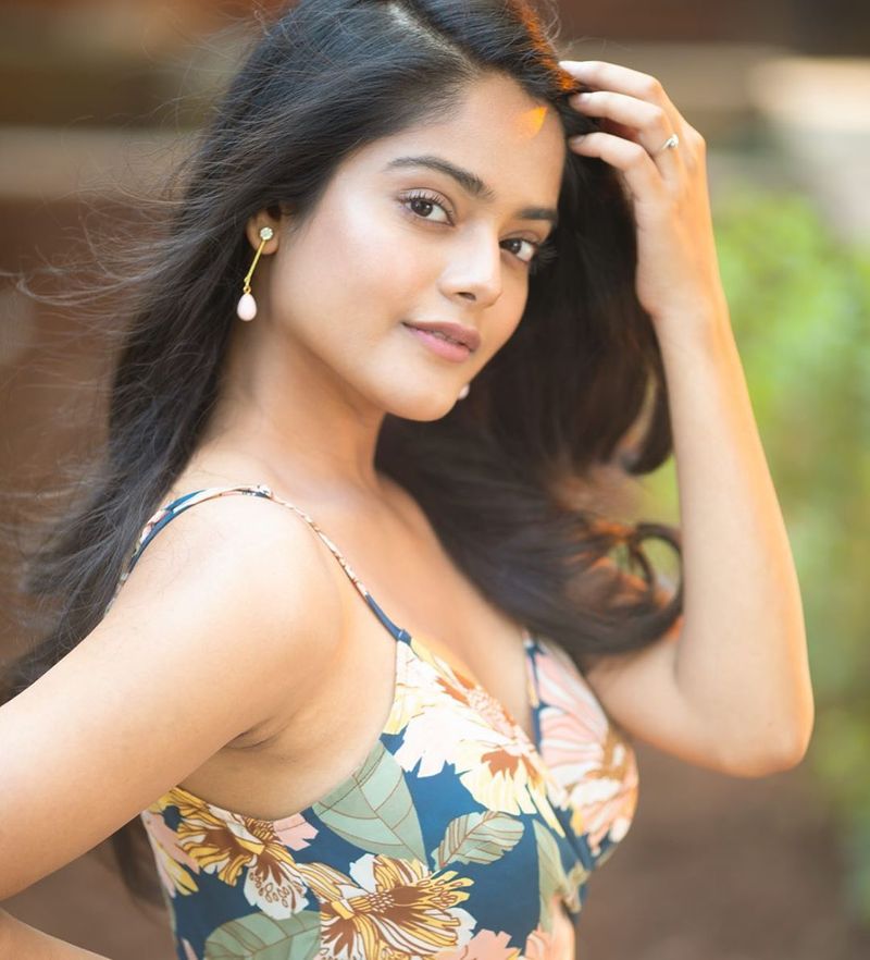 Raj Tharun heroine Riddhi Kumar latest instagram photos