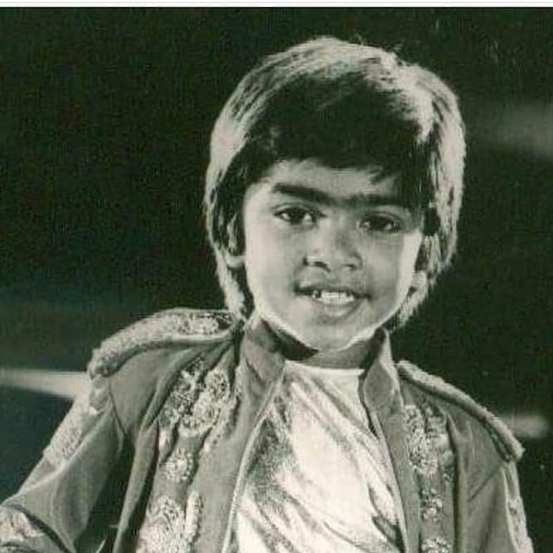 சிம்பு சிறுவயதிலே சுட்டி தனமும் அப்பா சொல்லி கொடுப்பதை அப்படியே செய்வாராம் இது அவரே சொல்லி இருக்காரு பார்த்து பார்த்து ரசியுங்கள் 