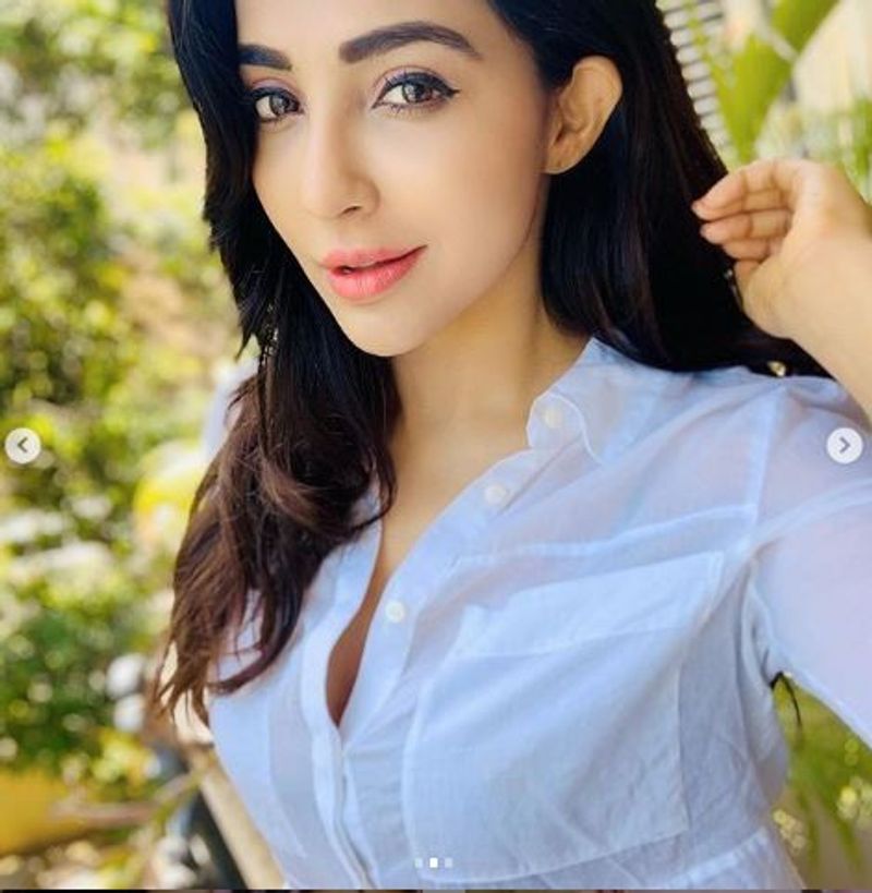 கண்ணை கட்டும் கவர்ச்சி 