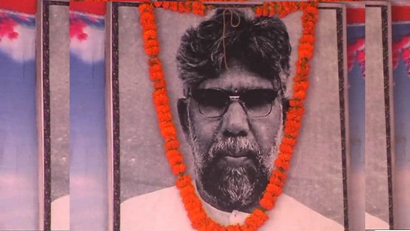 भोला पासवान शास्त्री महात्मा गांधी से प्रभावित होकर स्वतंत्रता संग्राम के दौरान सक्रिय हुए थे। बहुत ही गरीब परिवार से आने के बावजूद वह बौद्धिक रूप से काफी सशक्त थे। 