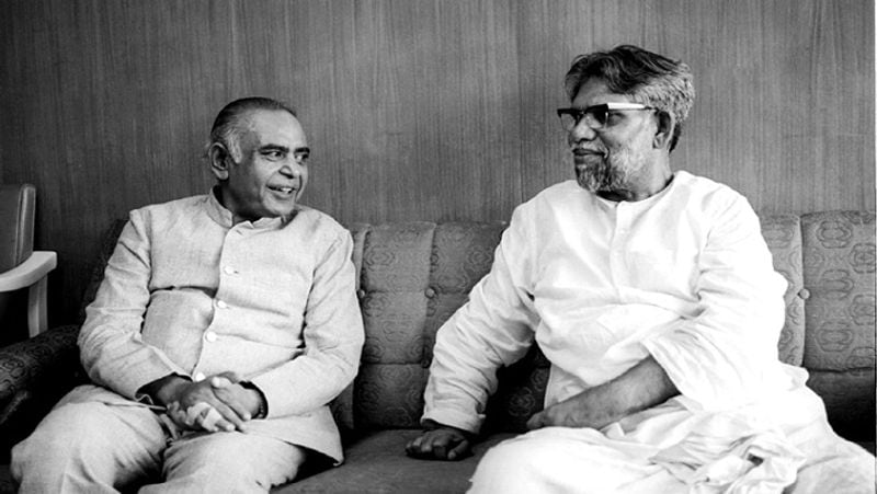 कांग्रेस पार्टी ने उन्हें तीन बार अपना नेता चुना और वह तीन बार सीएम बने। वे फरवरी 1968 से जून 1968, जून 1969 से जुलाई 1969 और जून 1971 से जनवरी 1972 तक बिहार के सीएम बने थे।
