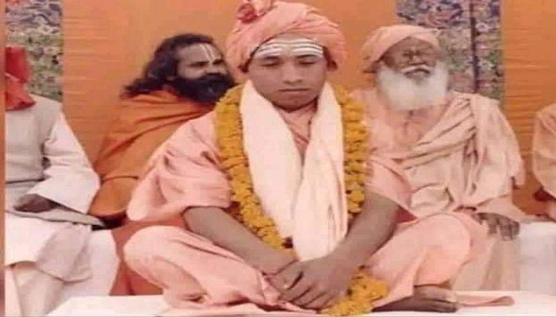 सीएम योगी आदित्यनाथ 1998 में पहली बार गोरखपुर लोकसभा सीट से भाजपा के टिकट से चुनाव लड़े और जीत गए थे। 12वीं लोकसभा चुनाव में वो सबसे कम उम्र के सांसद थे, उस समय उनकी उम्र केवल 26 वर्ष की थी।
