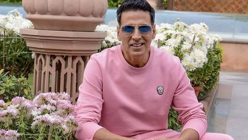১০০ জনের মধ্যে ৫২ তম স্থানে রয়েছেন অক্ষয়। যদিও আগের বছর ফোর্বসের তালিকায় ৩৩ তম স্থানে ছিলেন অভিনেতা।