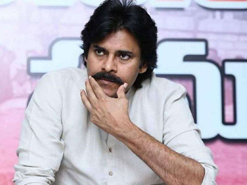 Srireddy controversial comments on poonam in Pawan kalyan issue