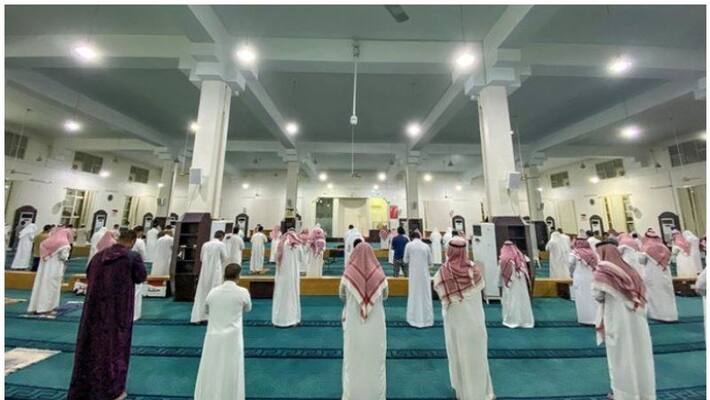 saudi mosques will open today to perform Friday prayers saudi mosques will open today to perform Friday prayers