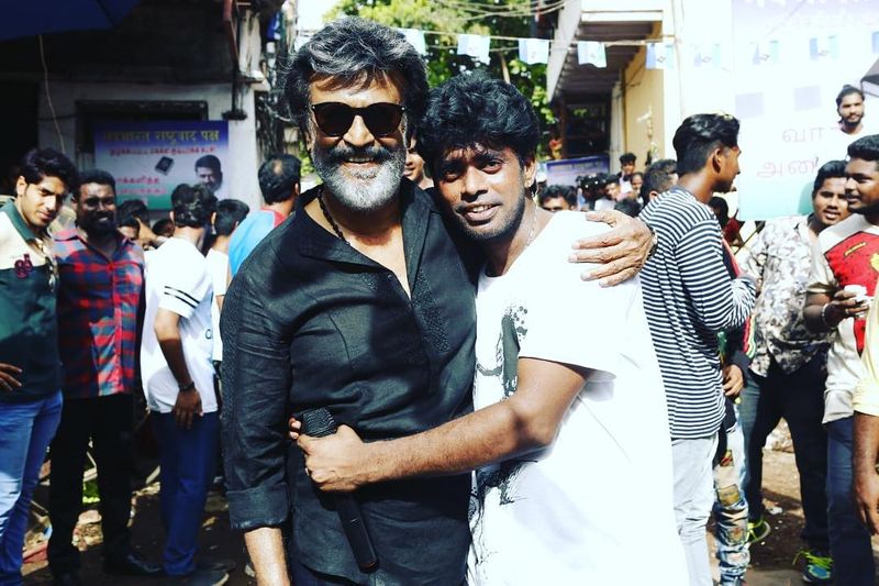 காலா படத்தில் முக்கியமான ஒரு சாங்கிற்கு நடன இயக்குனராக பணி செய்து அசத்திய சாண்டியுடன் சூப்பர் ஸ்டார் 