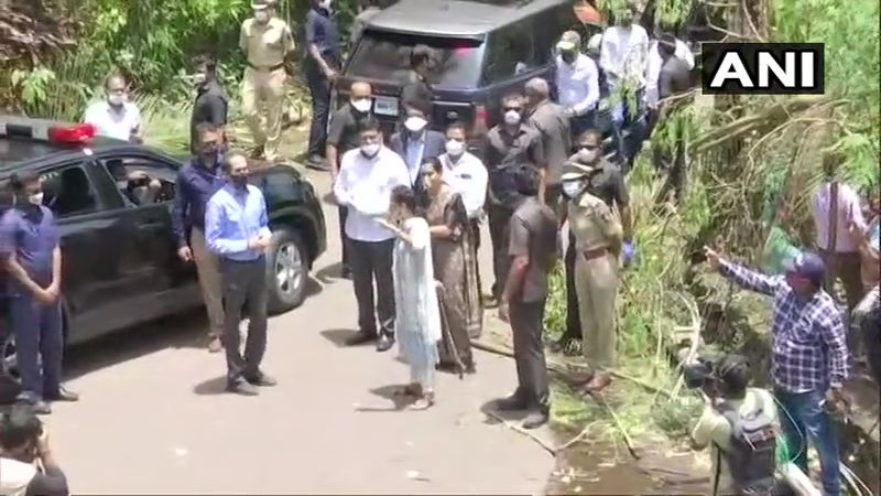 निरीक्षण के दौरान उद्धव ठाकरे ने नुकसान की समीक्षा के लिए जांच के आदेश दिए हैं। 