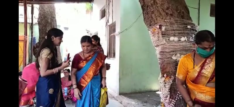 ಸತಿ ಸಾವಿತ್ರಿ ವಿಶೇಷ ಪೂಜೆಯೊಂದಿಗೆ ತನ್ನ ಪತಿಯನ್ನು ಉಳಿಸಿಕೊಂಡ ನೆನಪಿಗಾಗಿ ನಡೆಯೋ ಆಚರಣೆ