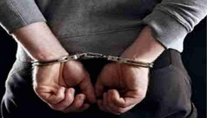 पुलिस से आरोपी सुमाकांत ने कहा कि हम बेरोजगार थे हमारी शादी नहीं हो रही थी। इसलिए सीआईएसएफ का सब इंस्पेक्टर बनकर शादी की। जमीन थी पर नौकरी नहीं थी, जिससे कोई शादी नहीं करना चाहता था इसलिए शादी के लिए साजिश रची।
