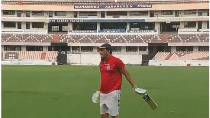 Azharuddin Holds Cricket bat And Bats For A While, Shares Video Azharuddin Holds Cricket bat And Bats For A While, Shares Video