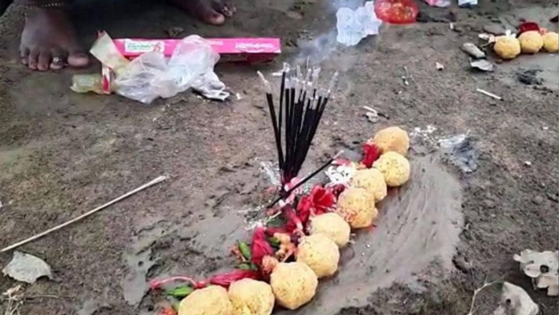 झारखंड और बिहार में इस तरह के मंजर देखे जा रहे हैं।