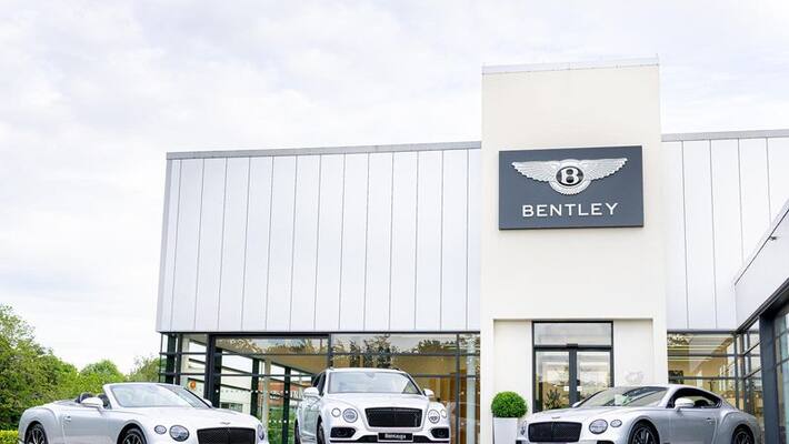 Luxury carmaker Bentley to lay off 1,000 workers in UK Luxury carmaker Bentley to lay off 1,000 workers in UK