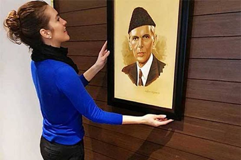 गिलानी ने आरोपों पर दिया जवाब
पूर्व प्रधानमंत्री रजा गिलानी ने अपने ऊपर लगे आरोपों का खंडन किया है। उन्होंने कहा पाकिस्तान के राष्ट्रपति भवन में क्या एक प्रधानमंत्री इस तरह की हरकत कर सकता है। हालांकि, इन आरोपों पर अभी रहमान मलिक ने कोई प्रतिक्रिया नहीं दी। 