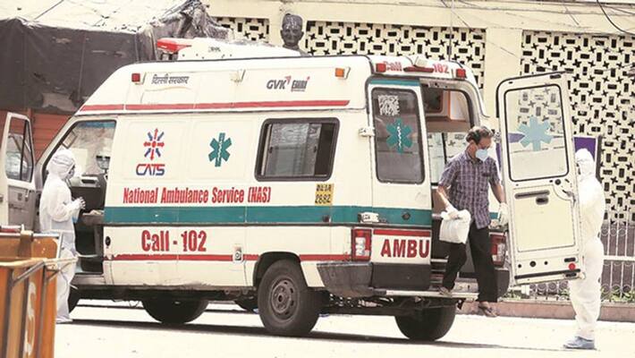 Pregnant woman in Noida dies in ambulance after running between hospitals for 13 hours; probe ordered Pregnant woman in Noida dies in ambulance after running between hospitals for 13 hours; probe ordered