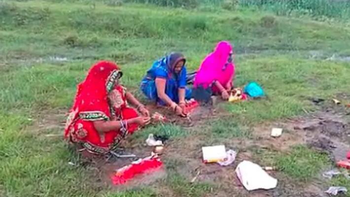 Worshiping Corona will end the outbreak by offering 9 laddus people doing such work kpl Worshiping Corona will end the outbreak by offering 9 laddus people doing such work kpl
