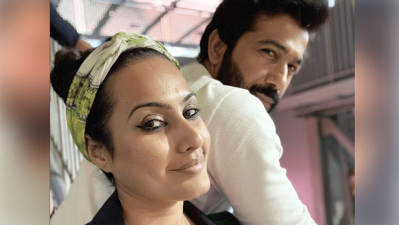काम्या ने बताया- शलभ अपनी फैमिली को लेकर काफी गंभीर रहते हैं। वो सभी का ख्याल रखते हैं। एक पार्टनर के तौर पर वह बहुत समझदार हैं। वह मेरी हर बात को समझने की कोशिश करते हैं और मुझे सपोर्ट करते हैं।