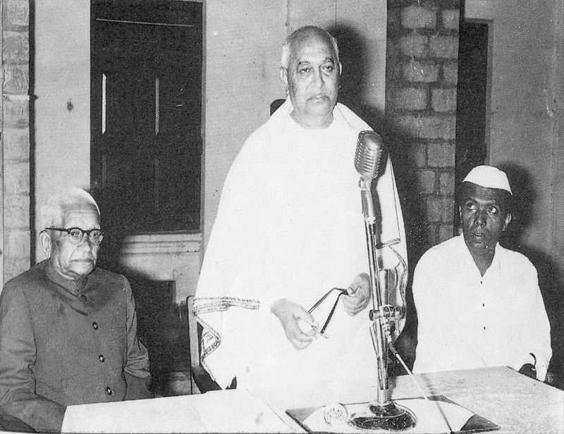 ಕಾಲೇಜಿನಲ್ಲಿ ಶಿಕ್ಷಕರ ಸಹಿ ಮಾಡುವ ಪುಸ್ತಕವನ್ನು ಇಡದೆ ಅಧ್ಯಾಪಕರಲ್ಲಿ ಸ್ವಾಭಿಮಾನ ಮೂಡಿಸಿದರು. ಶೈಕ್ಷಣಿಕವಾಗಿ ಹಿಂದುಳಿದ ವಿದ್ಯಾರ್ಥಿಗಳಿಗೆ ಟ್ಯೂಟೋರಿಯಲ್ ಕ್ಲಾಸ್, ಕಲೆಗಳ ಪ್ರೋತ್ಸಾಹಕ್ಕೆ ಒತ್ತು ನೀಡುವುದರ ಮೂಲಕ ನಾಟಕ ಕಾಲೇಜ್ ಎಂದೇ ಹೆಸರು ಮಾಡಿದ್ದು ಮೇಲ್ವಿಚಾರಕರಿಲ್ಲದೆ ಪರೀಕ್ಷೆಗಳನ್ನು ನಡೆಸಿದ್ದು ಇವರ ಅಂದಿನ ಪ್ರಯತ್ನಗಳು ಇಂದಿಗೂ ಪ್ರಸ್ತುತವಾಗಿವೆ.