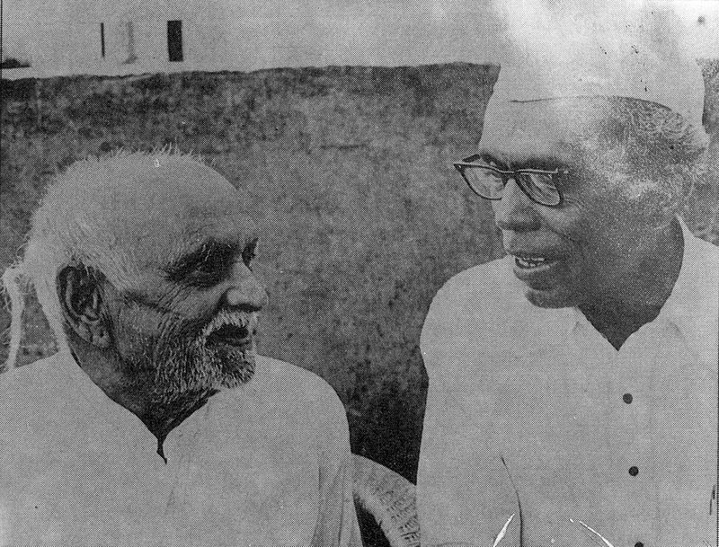 ಜ್ಞಾನಭಾರತಿ ಇಡೀ ಏಷ್ಯಾದಲ್ಲಿಯೇ ದೊಡ್ಡ ವಿಶ್ವವಿದ್ಯಾಲಯ ಎಂಬ ಹೆಗ್ಗಳಿಕೆಗೆ ಪಾತ್ರವಾಗಿದೆ. ಈ ಸಂದರ್ಭದಲ್ಲಿ ಅವರು ಮೂಢನಂಬಿಕೆ, ಕಂದಾಚಾರ, ವೈಜ್ಞಾನಿಕ-ಮನೋಭಾವನೆಗಳ ವಿಸ್ರ್ತುತ ಚರ್ಚೆ ಮತ್ತು ಪ್ರಾಯೋಗಿಕ ಪರೀಕ್ಷೆಗಳ ಕಡೆ ಒತ್ತು ನೀಡುತ್ತಾ ಅಂದಿನ ‘ಸತ್ಯಸಾಯಿಬಾಬಾ’ರವರು ಶೂನ್ಯದಿಂದ ಉಂಗುರ ಕೊಡುವುದನ್ನು ಕಟುವಾಗಿ ಟೀಕಿಸಿ ಸಾಧ್ಯವಾದರೆ ಕುಂಬಳಕಾಯಿ ಕೊಡಿ ಎಂದು ಪ್ರಶ್ನಿಸಿದವರು.