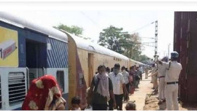 सहरसा लौटे प्रवासी मजदूर सूरज कुमार ने कहा कि एक महीने पहले हरियाणा से हमलोग वापस बिहार आए थे। यहां पर हमारे बच्चे भूखे मर रहे हैं और मालिक का फोन आया था। इसीलिए कमाने के लिए दोबारा अमृतसर जा रहे हैं।
