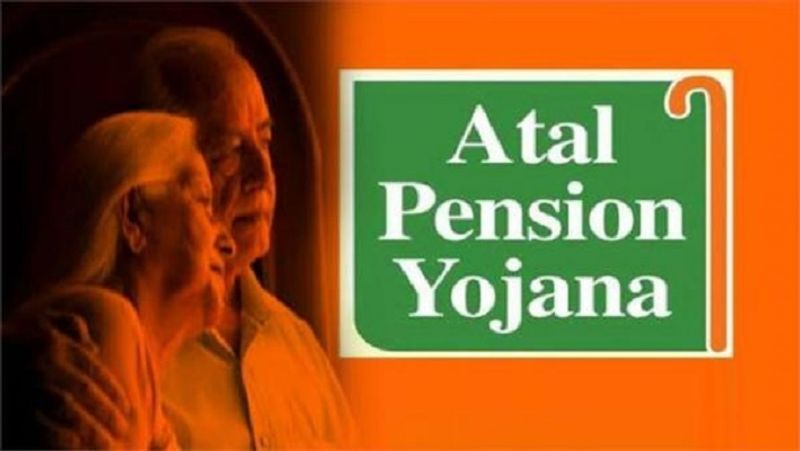 PRAN कार्ड की हार्ड कॉपी
पहले अटल पेंशन योजना के सब्सक्राइबर PRAN कार्ड यानी परमानेंट रिटायरमेंट अकाउंट नंबर कार्यालय से हासिल कर सकते थे, लेकिन अब इसे eNPS पोर्टल के जरिए ही लिया जा सकता है। PRAN कार्ड 12 डिजिट का नंबर होता है। इससे उन लोगों की पहचान होती है, जिन्होंने खुद को राष्ट्रीय पेंशन योजना (NPS) में रजिस्टर कराया होता है। 